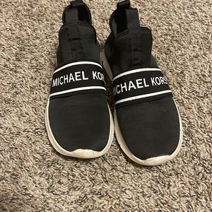 Michael Kors tennis shoes Girls sz3